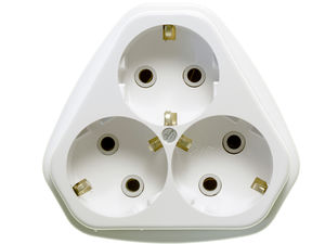 Розетка открытой установки с заземляющим контактом трехместная (ток 16А) РА16-833