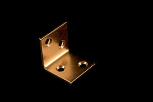 Угольник 26 (кор) х600