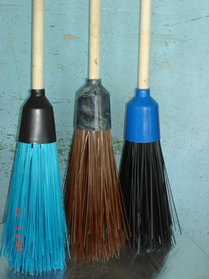 Метла синтетическая