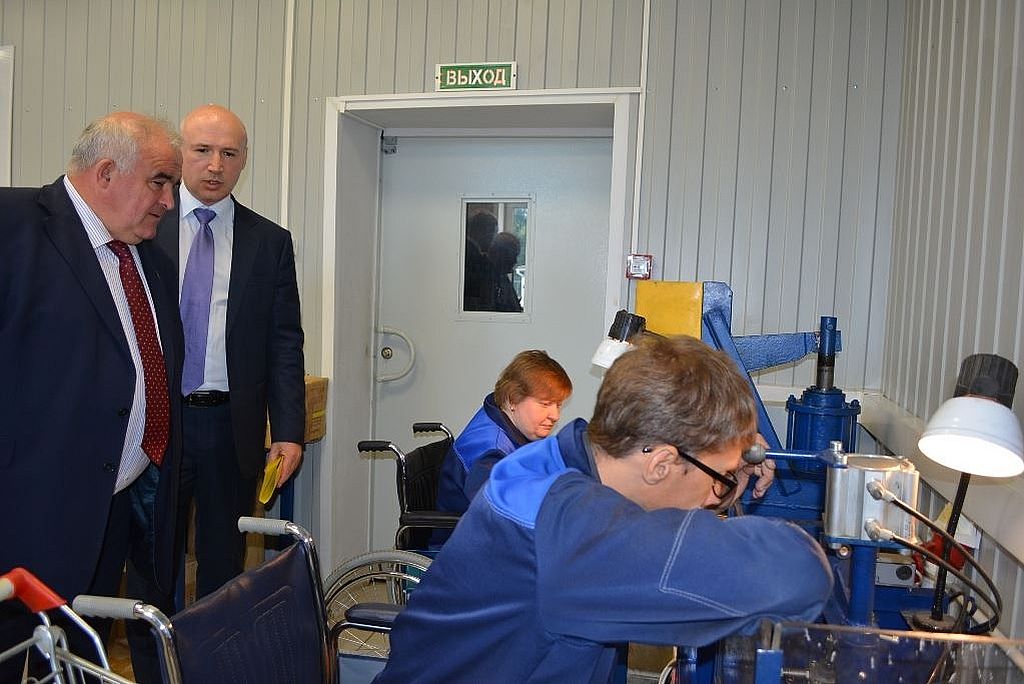 Губернатор Костромской области С. К. Ситников посетил костромское предприятие Всероссийского общества слепых ООО «Автофильтр»