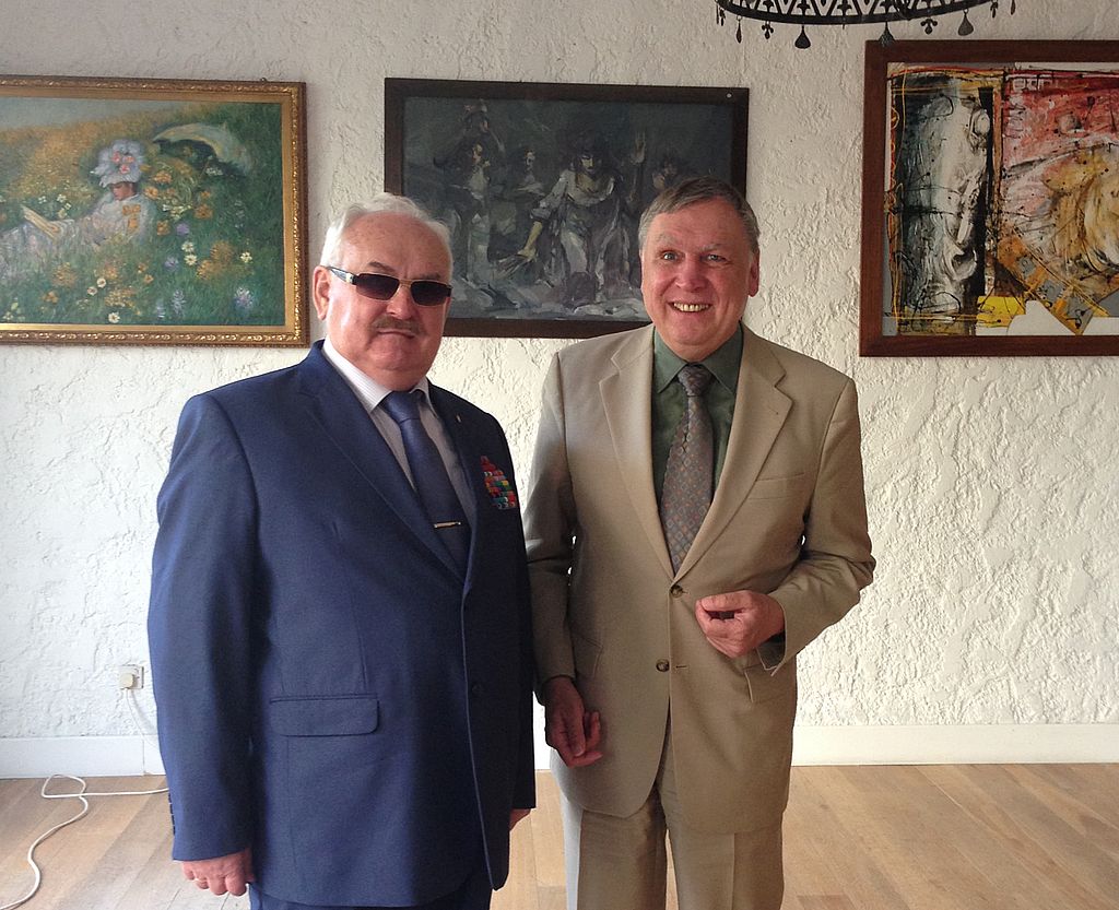 А. Я. Неумывакин и президент ЕСС В. Ангерманн