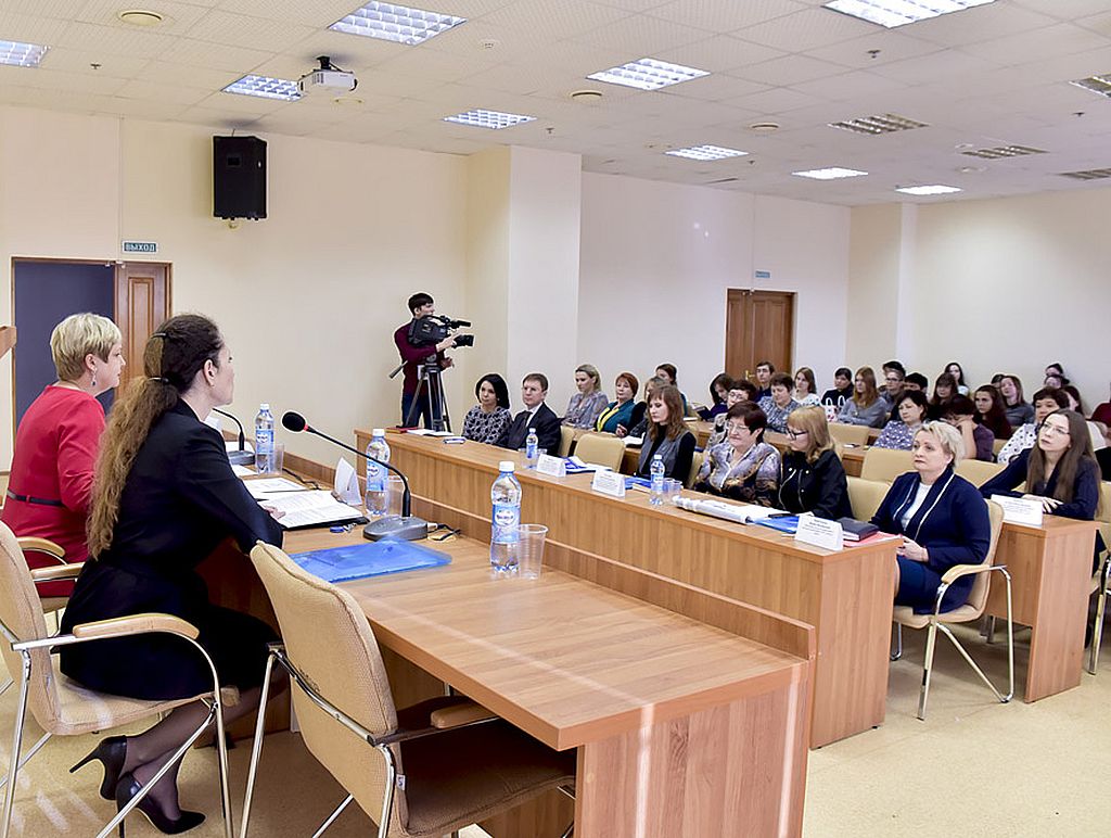 Председатель Оренбургской региональной организации ВОС выступила на круглом столе с докладом на тему «Доступное образование лицам с патологией зрения»