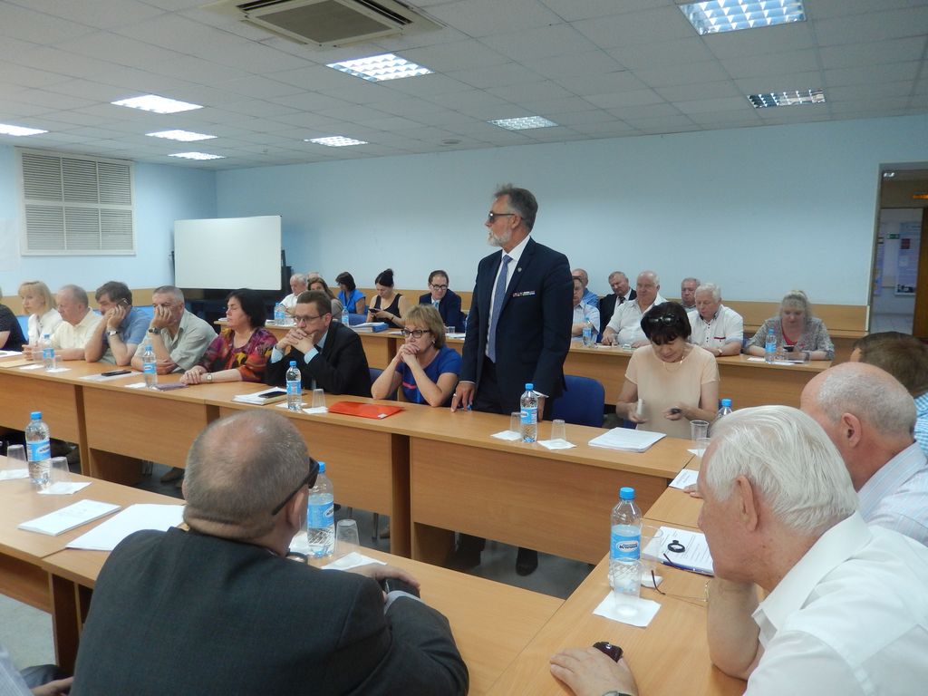 Выступление докладчиков по грантовой деятельности