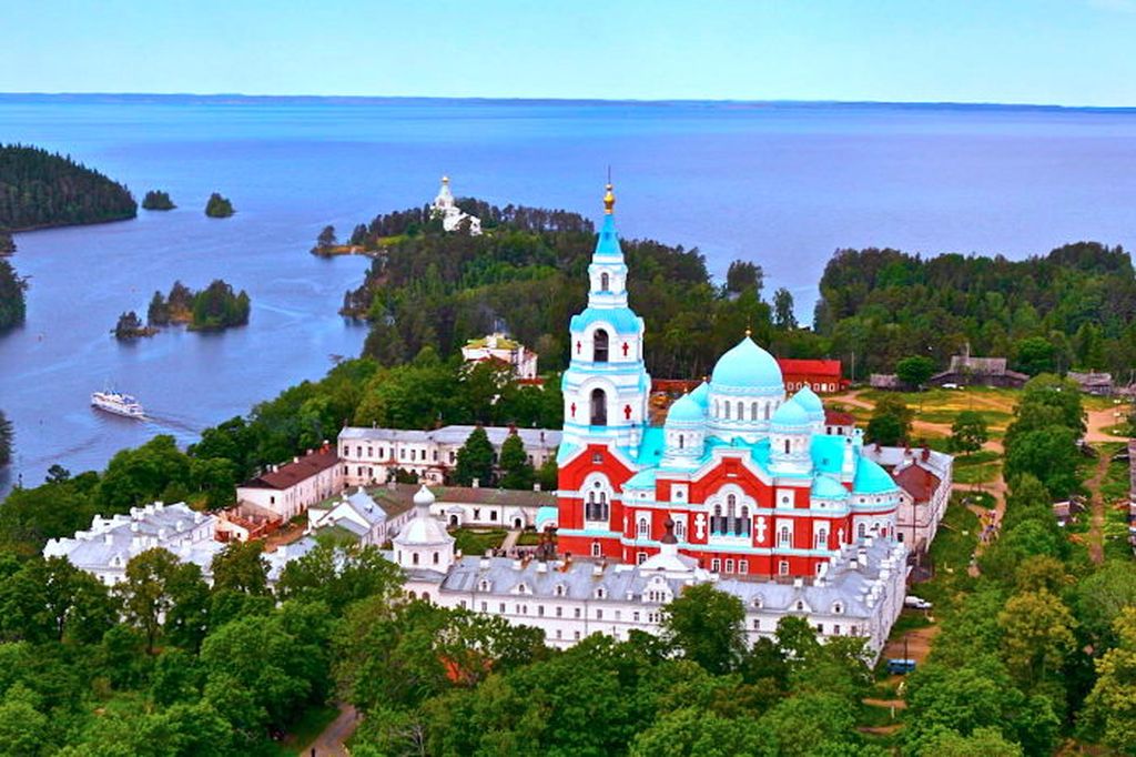 Яркие фотографии монастырей