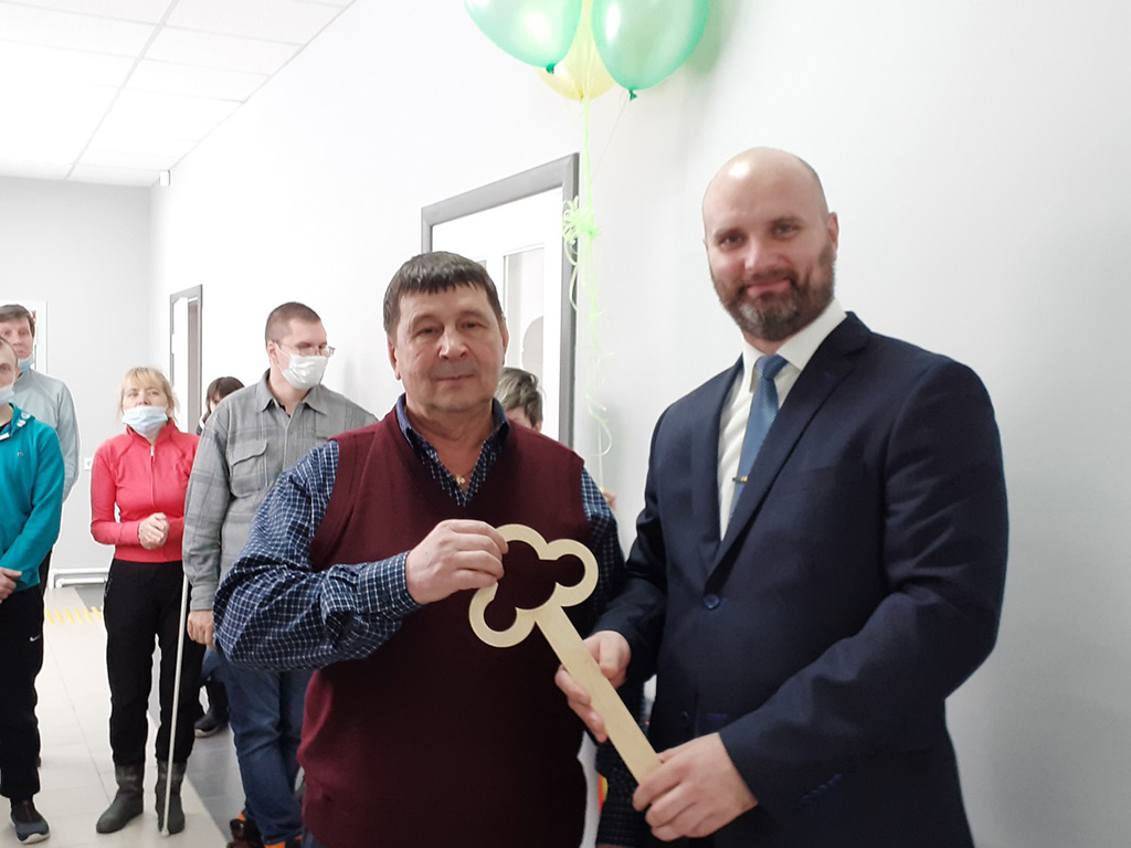 Вручение символического ключа от перехода