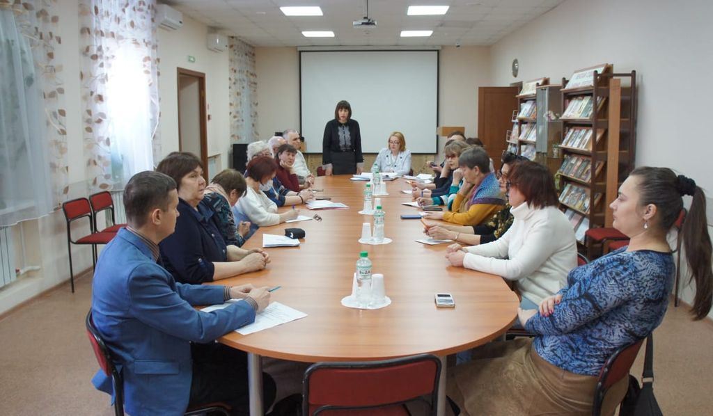 Председатели местных организаций Хабаровской РО ВОС на совещании