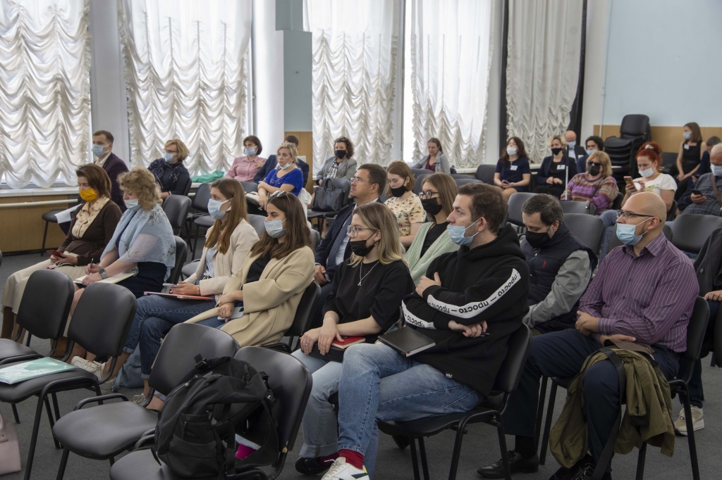 Студенты и волонтёры, которые будут оказывать помощь избирателям с инвалидностью в ходе выборов