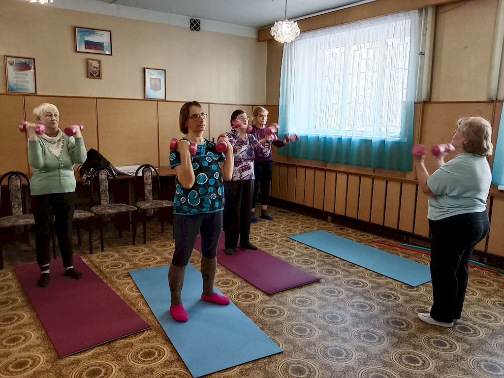 Занятия общей физической подготовкой с инвалидами по зрению в местных организациях ВОС