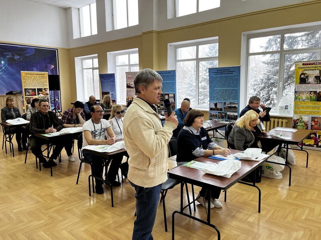 Участники семинара задают вопросы В. В. Сипкину
