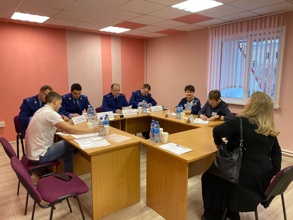 Прокурор Свердловской области проводит приём членов ВОС