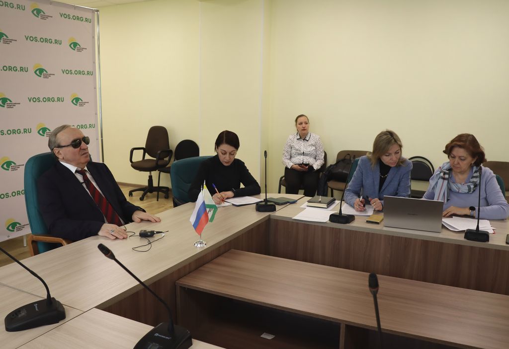 В. В. Сипкин слушает выступление Заместителя Председателя Правительства Российской Федерации Т. А. Голиковой 