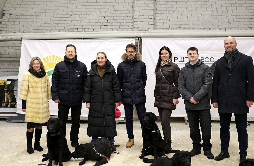 Делегация парламентариев Молодежного парламента при Государственной Думе Федерального собрания РФ посетила Российскую школу подготовки собак-проводников ВОС