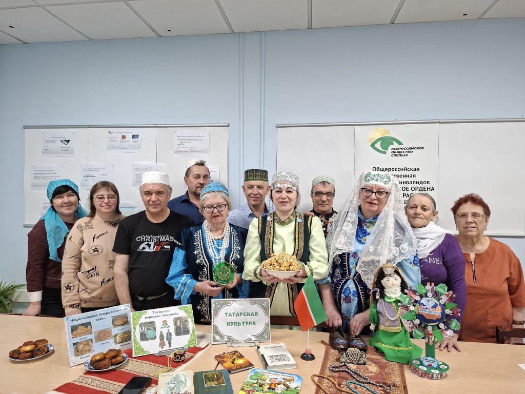 одна из местных организаций. Презентуют татарскую культуру