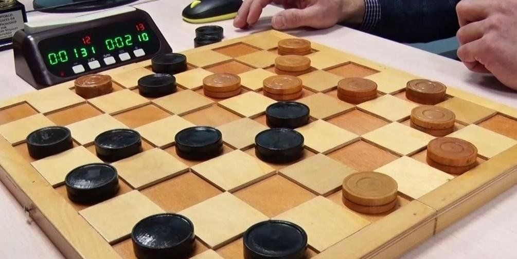 Шашки стали хорошим поводом для дружеского общения
