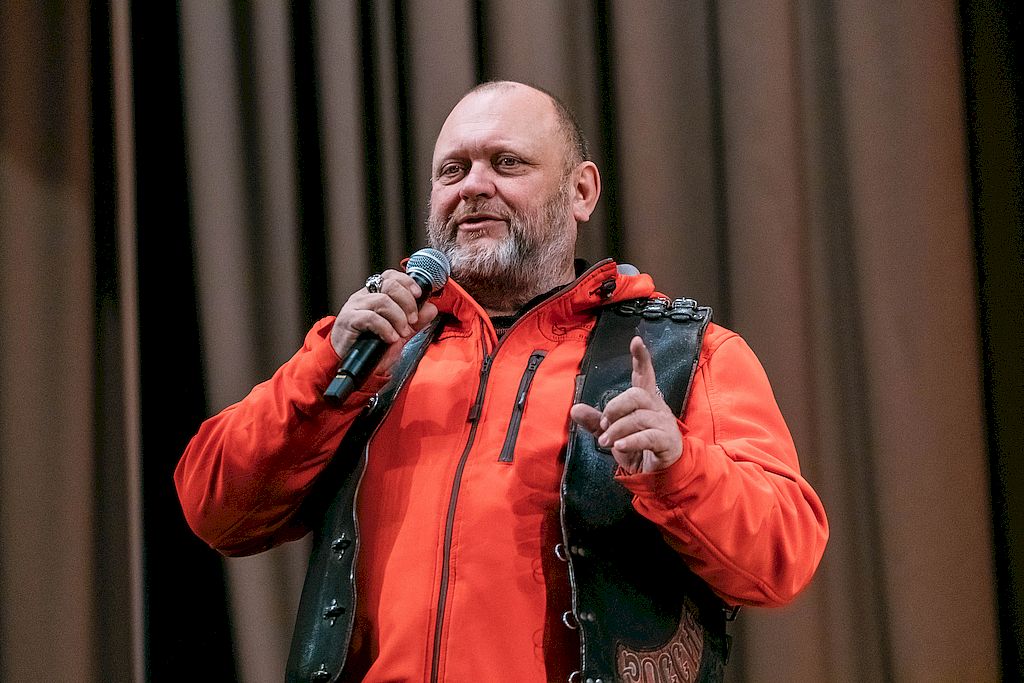 приветствие от президента Долгопрудненского отделения мотоклуба «Ночные Волки» Славяна Калязина