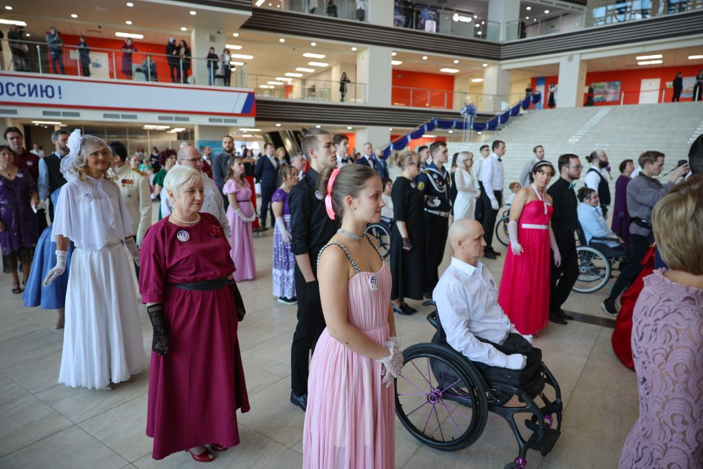 В Приморье прошёл первый инклюзивный бал