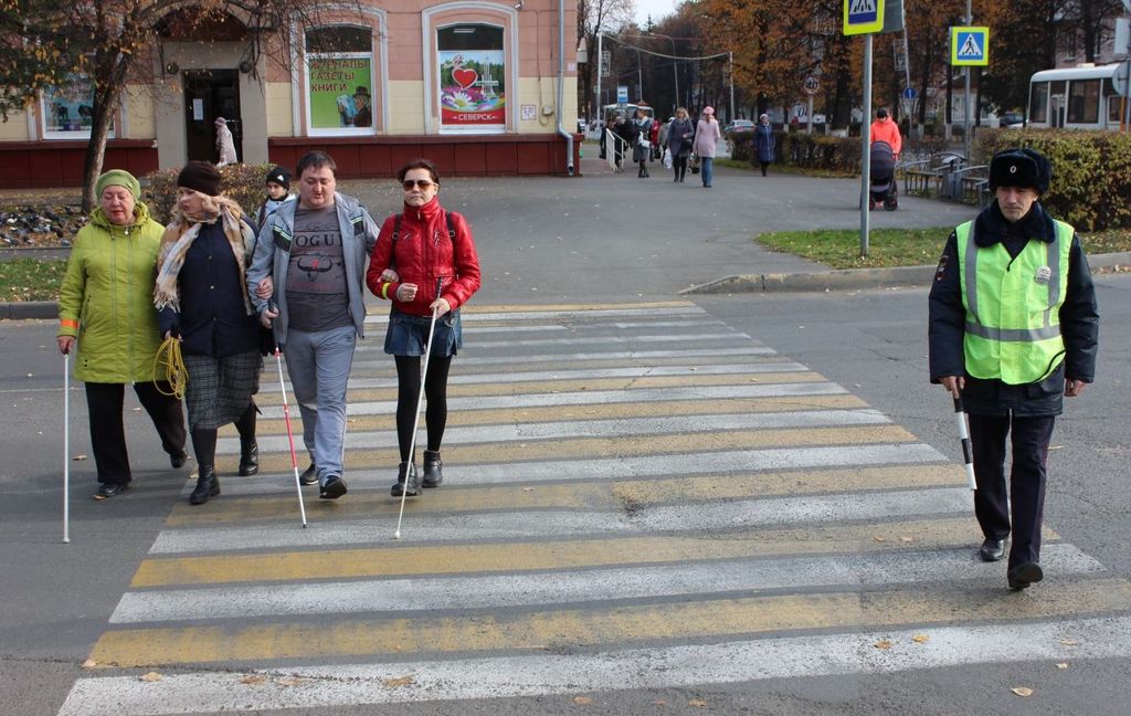 В Минусинске провели акцию на дорогах в рамках месячника «Белая трость»