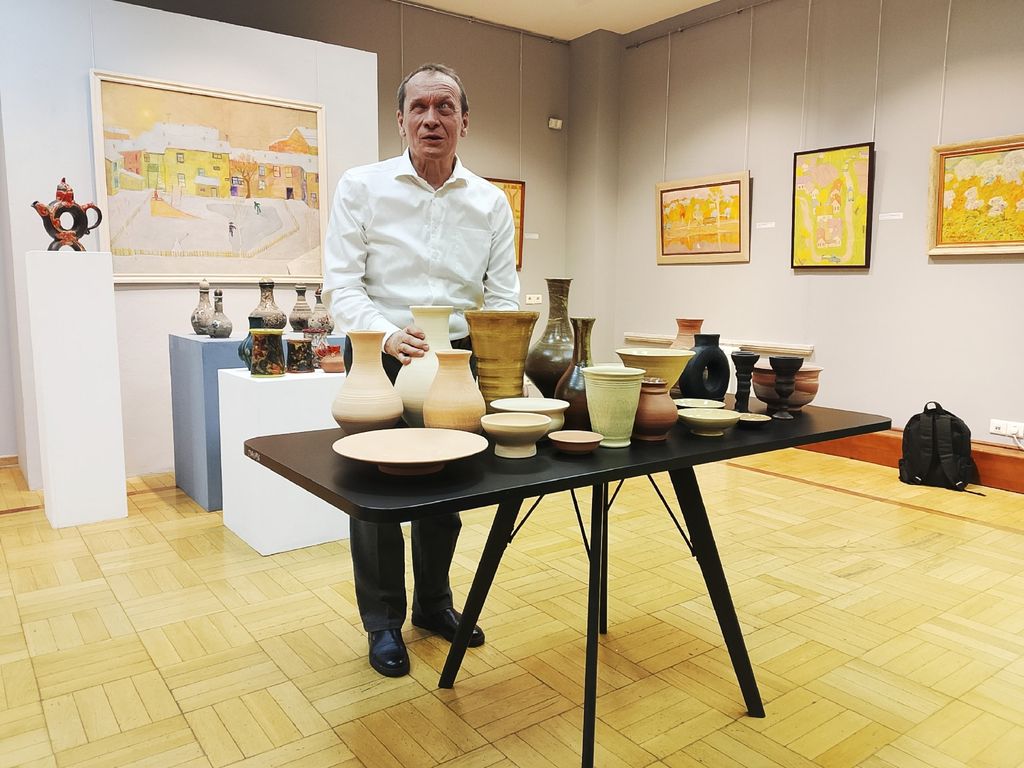 В Казани открылась персональная выставка незрячего гончара