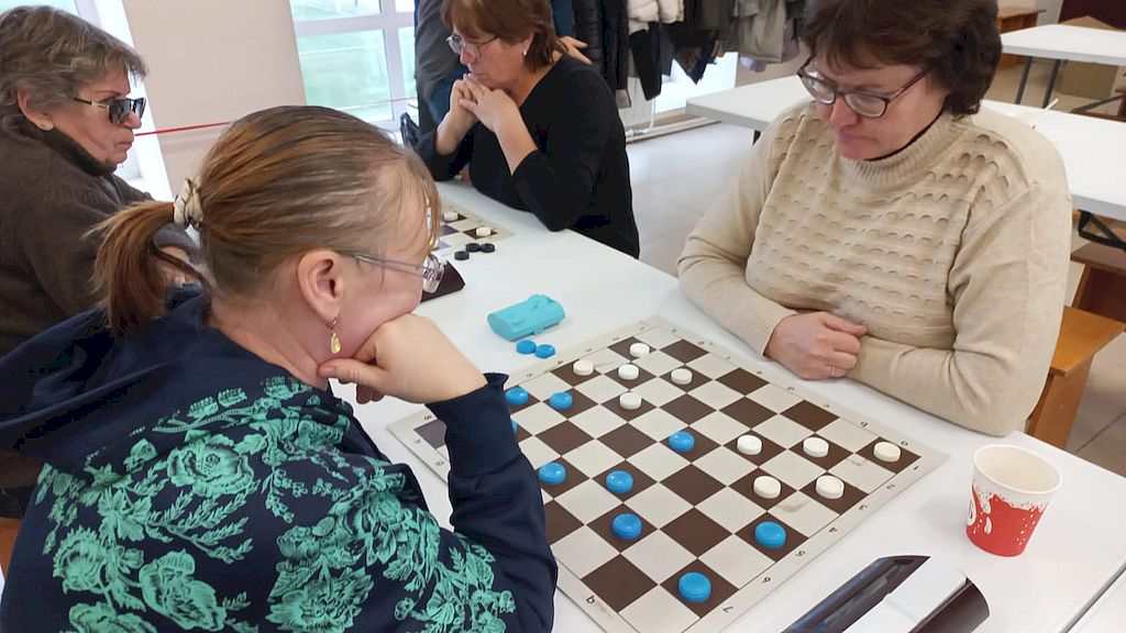 В Чувашии прошли республиканские соревнования по шашкам и шахматам среди незрячих спортсменов