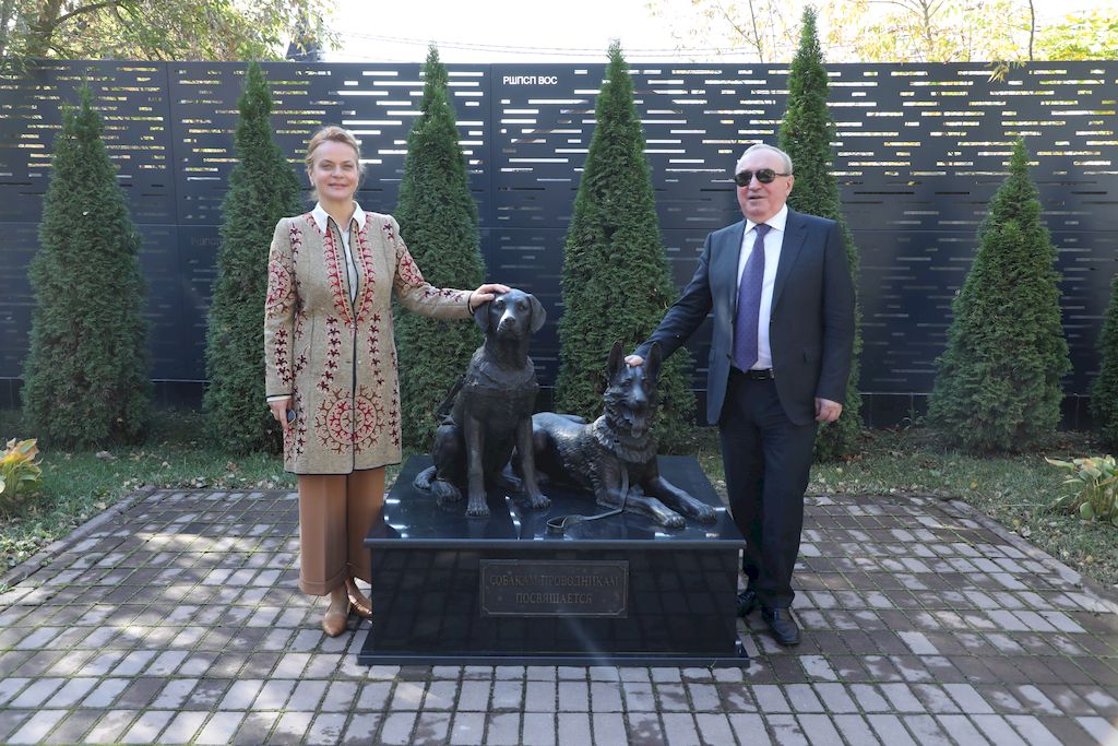 Поздравление президента Всероссийского общества слепых В. В. Сипкина с Международным днём собак-проводников 2025