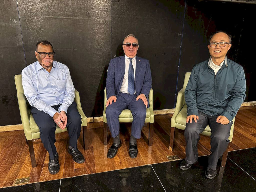 Состоялась встреча президента ВОС с представителями обществ слепых Индии и Китая