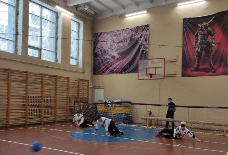 Спортзал. Идёт игра