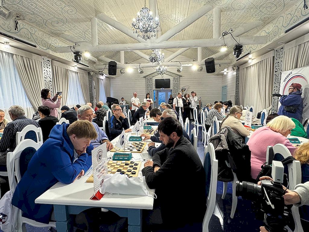 Стартовали Всероссийские соревнования спорта слепых среди мужчин и женщин по русским шашкам