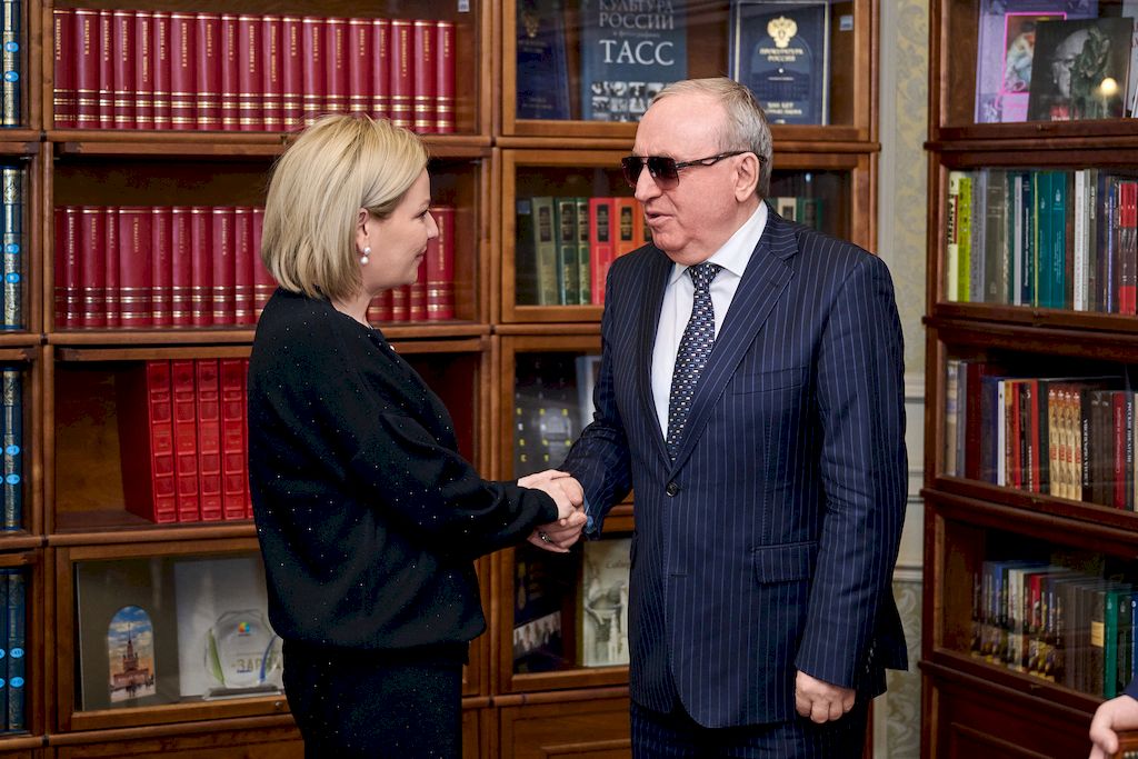 Состоялась рабочая встреча президента ВОС В. В. Сипкина и Министра культуры РФ О. Б. Любимовой
