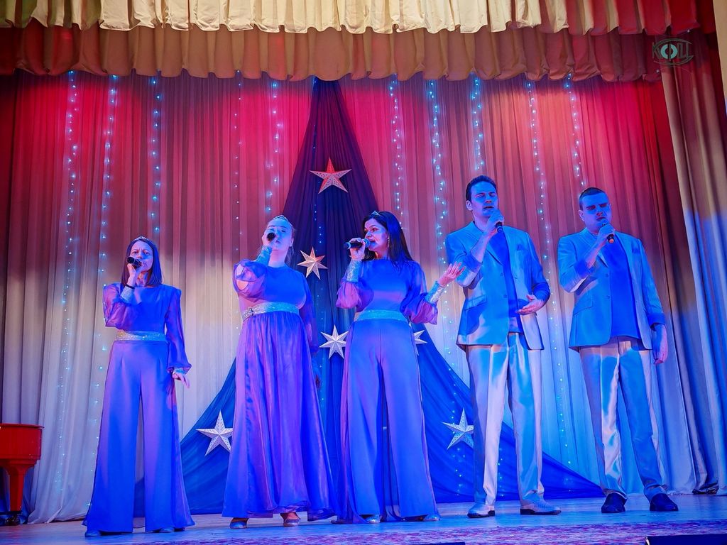 Новогодние звёзды зажглись на сцене Пермского КСРЦ ВОС