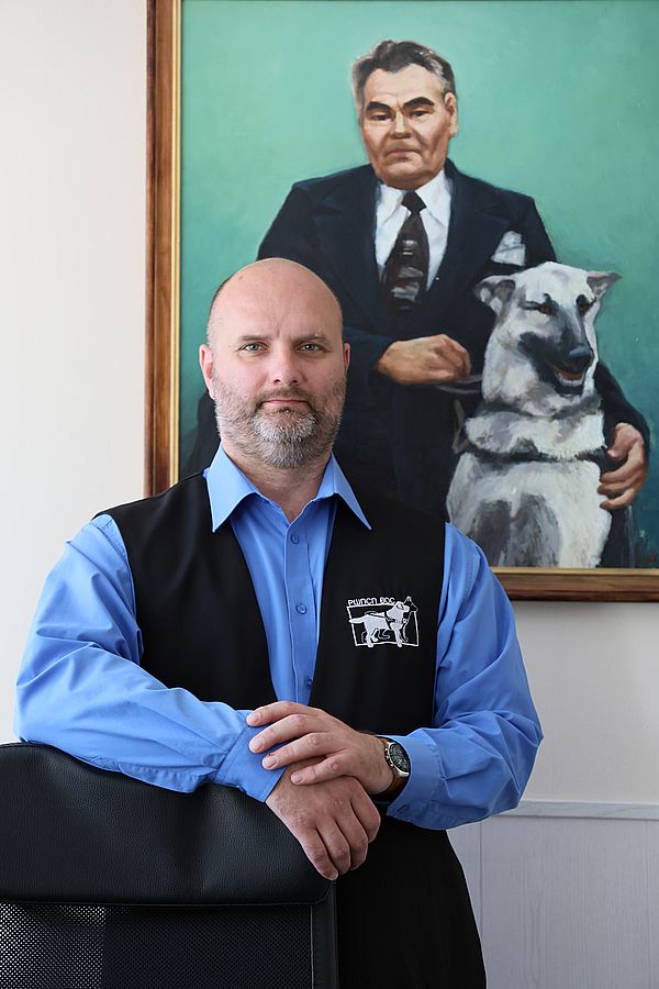 директор школы Артём Астанин 